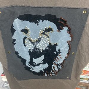 VTG X-Ray Brown Graphic T-Shirt with Skull Design Front and Lion Graphic Back